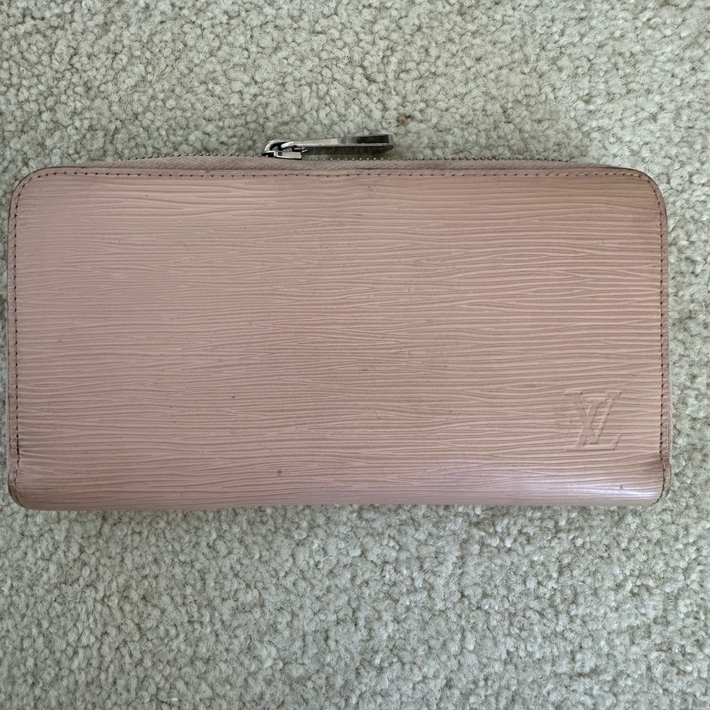Pre loved authentic Louis Vuitton Blush Pink Epi full zip wallet